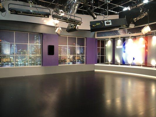 Studio B/ Without News Desk