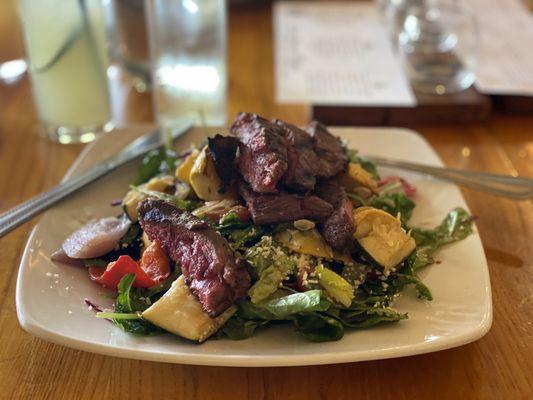 Grilled veggie salad with steak