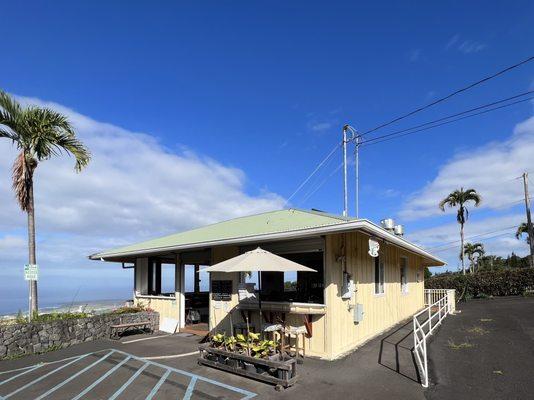 Located on Hwy 180 1.5miles north of Holuakoa Coffee Shack. 15 minutes (no traffic) or 7.5 miles from Kailua-Kona town center