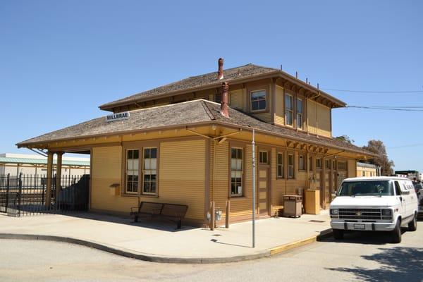 1907 Millbrae train station