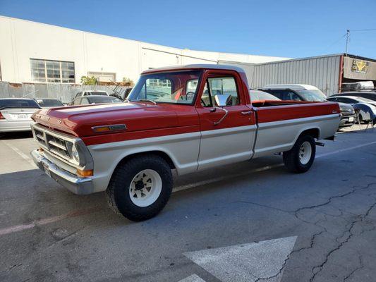 Two tone on the Ford