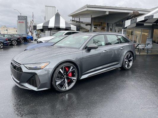 RS6 wagon front