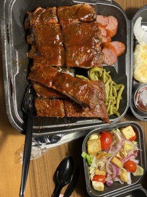 Ribs, pork sausage, green beans and house salad. Excellent