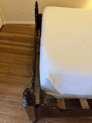 Mattress gaps around honeymoon suite bed