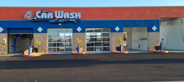 Front of Zoom Car Wash