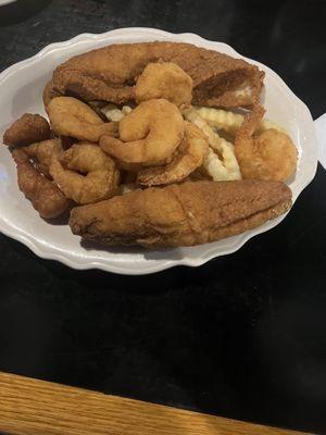 The fried flounder and shrimp plate.