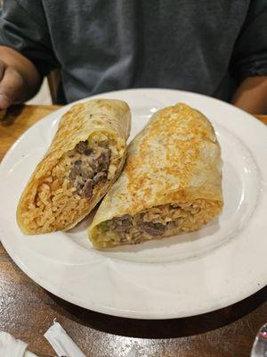 Carnr asada burrito