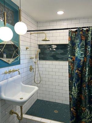 My bathroom remodel with the help of the lovely Jankelly!