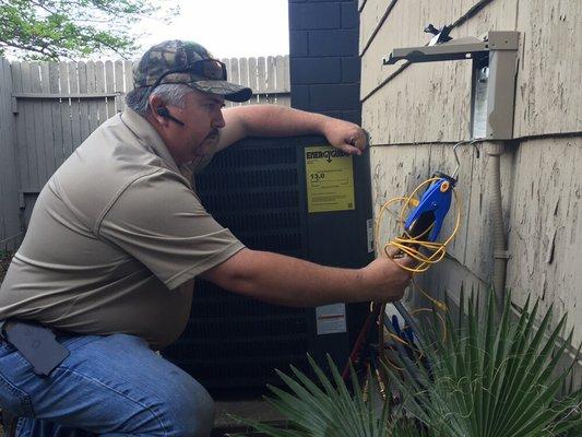 Checking Refrigerant Charge