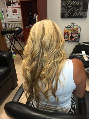 Dreamcatchers  Hair Extensions, 20" to 24" multi-blonde wavy extensions