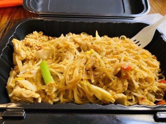 Pad Thai with chicken