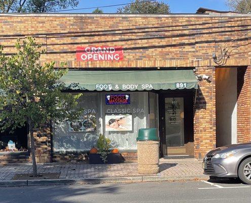 Outside the front of the Classic Spa at 891 Mountain Avenue in Mountainside, NJ.