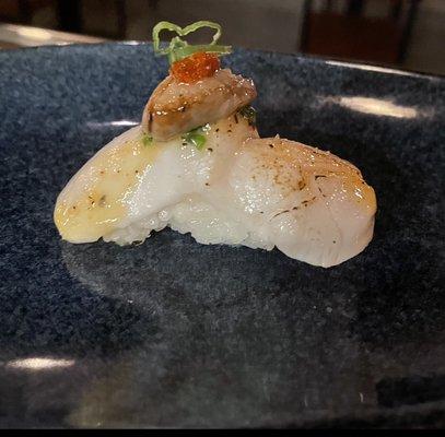 Scallop sushi