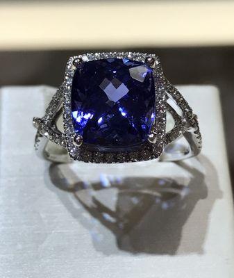 Absolutely stunning cushion-cut tanzanite and diamond ring in 18k white gold.