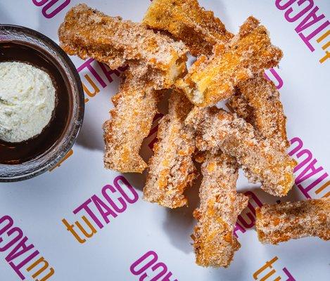 Churros con Chocolate