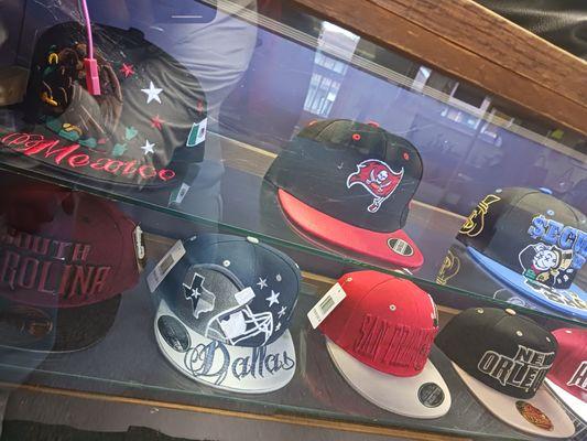 NEW SNAPBACKS IN..!!