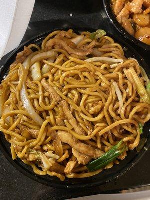 Chicken Lo Mein