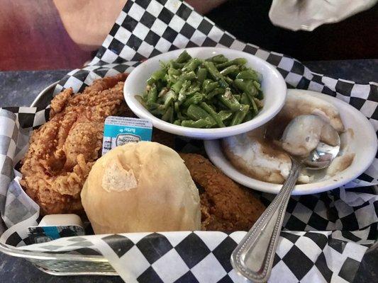 Fried chicken and tasty green beans!