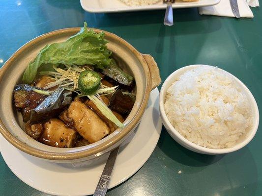 Fish, eggplant & tofu clay pot