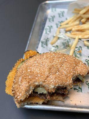 Crispy cheeseburger