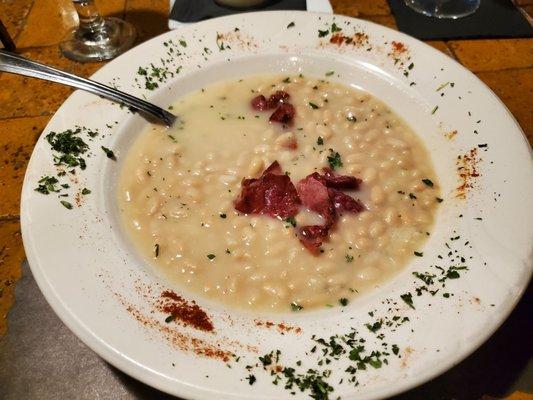 Navy beans with crispy pancetta soup !!!