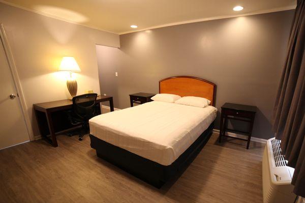 2019 Renovated Single queen room