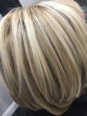 Blonde base with highlights and lowlights