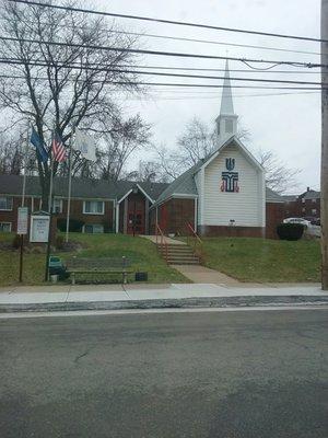 Quaint little church with a warm, friendly, older congregation. And boy, does Bob (Rev. Walkup) know the Bible