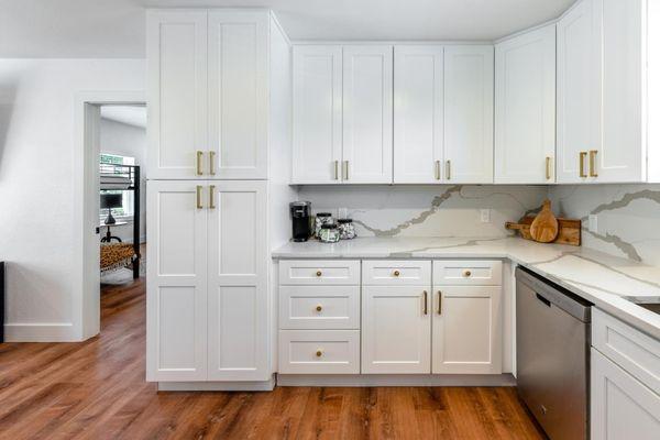 Heart of Texas Sunset Escape, beautiful kitchen with lots of cabinet space