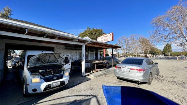 Good quick service here for that smog check!