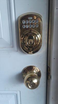 Keypad deadbolt and commercial knob