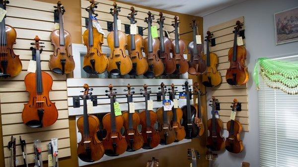 We have a curated selection of used and new violins, violas & cellos, for beginning students up through professional players.