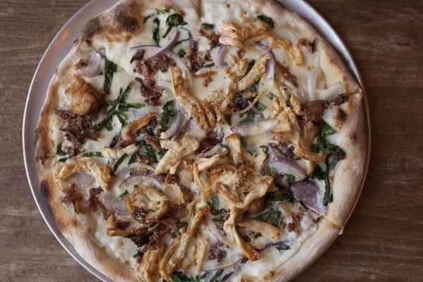 Garlic Chicken Pizza