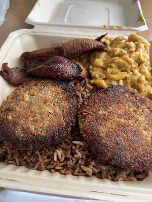 Crab cakes platter