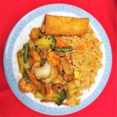 Lenten Lunch Plate:
Shrimp and Crawfish Double Happiness & Shrimp Fried Rice.