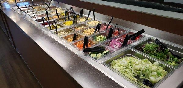 Salad bar, fresh and very clean!