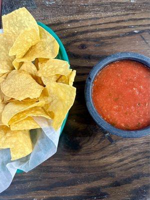 Chips & Salsa - 10/10 - Refreshing salsa & lightly salted chips (what I prefer)