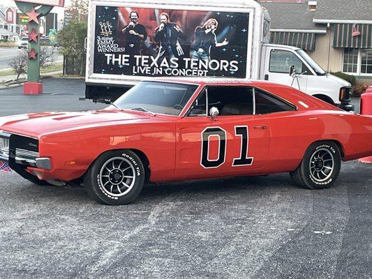 John Schneider's General Lee