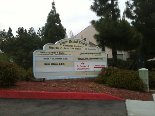 Sign at entrance off Tierra del Rey and Canarios Court