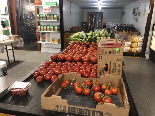 Great looking tomatoes and other produce