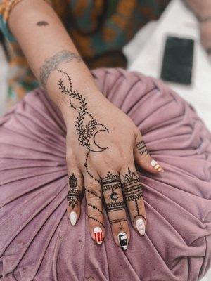 Medium size custom henna