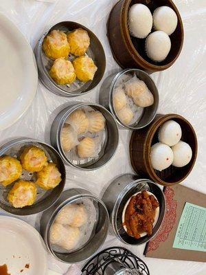 Shrimp Dumplings, Siumai, Salty Egg Bun, Chicken Feet