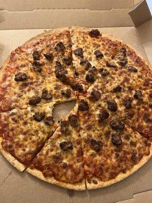 1 topping pizza from DoorDash. $21.00 !!!' Never . Ever. Shameful. No sauce. Precooked crust. Order from a bar with toppings and save $10