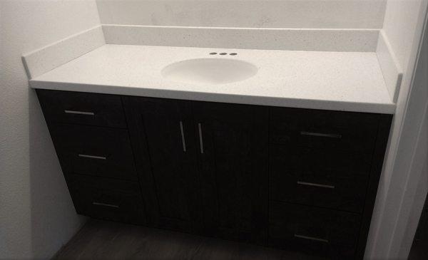 Sleek Modern Vanity!!
 Soft closing doors with Legrabox draws.