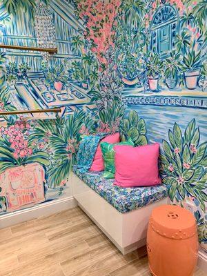 Adorable tropical Lilly-themed fitting rooms