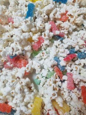 Sour Gummy - sweet white hull less popcorn with sour gummies and pretzels