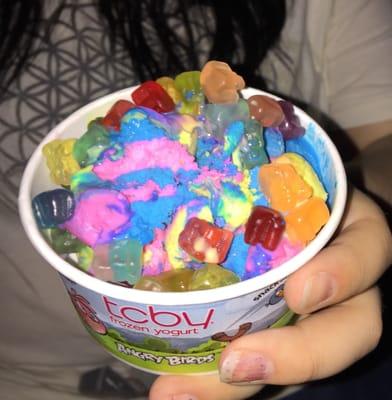 Rainbow cream with gummy bears