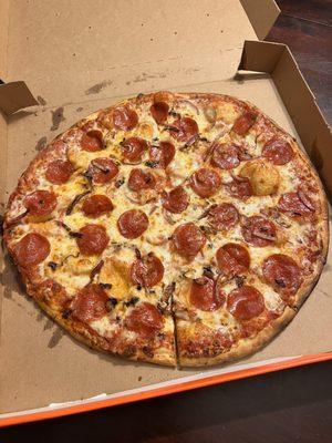 16-inch pepperoni and onion pizza