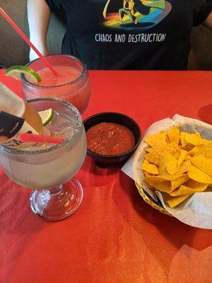 Margarona, Strawberry Margarita, chips and salsa