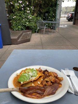 Huevos rancheros with bacon